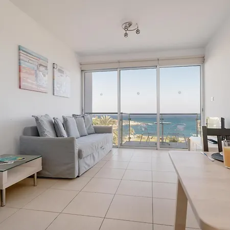 Stunning One-bedroom With Sea Views